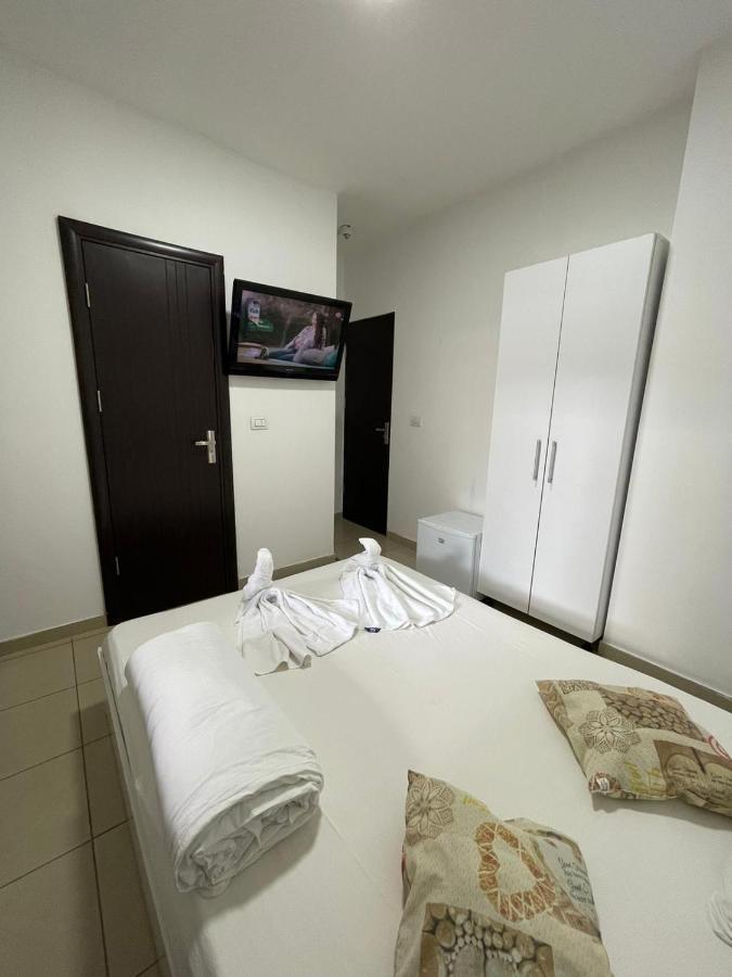 בוקרשט Hostel Tripoli Palace מראה חיצוני תמונה