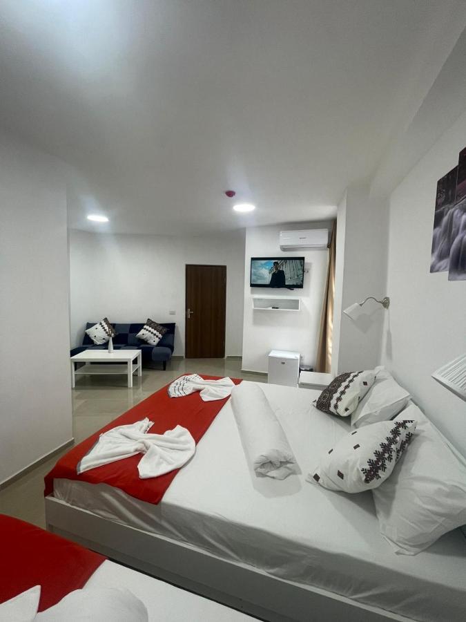 בוקרשט Hostel Tripoli Palace מראה חיצוני תמונה