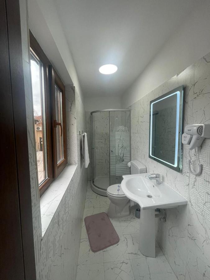 בוקרשט Hostel Tripoli Palace מראה חיצוני תמונה