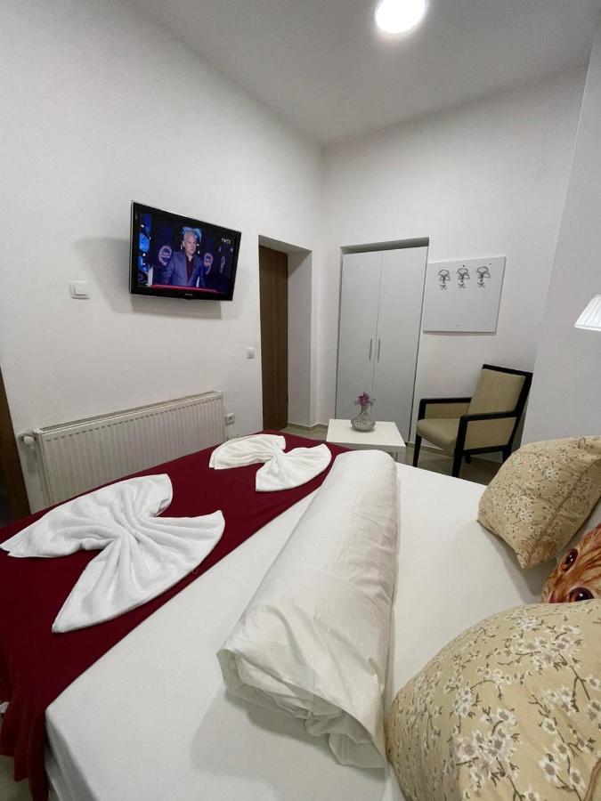 בוקרשט Hostel Tripoli Palace מראה חיצוני תמונה