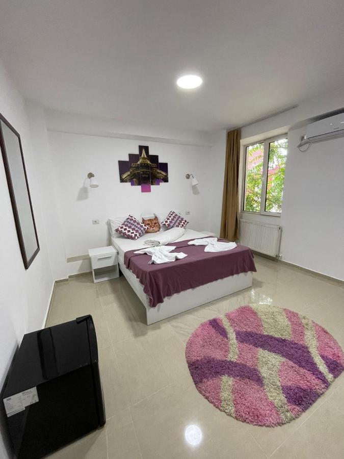 בוקרשט Hostel Tripoli Palace מראה חיצוני תמונה