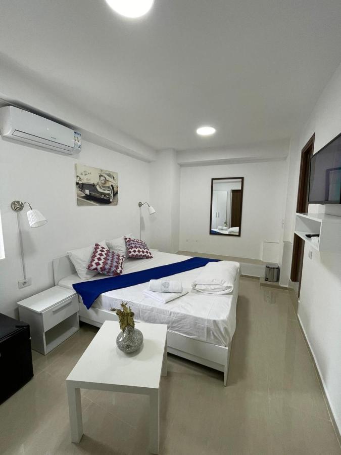בוקרשט Hostel Tripoli Palace מראה חיצוני תמונה