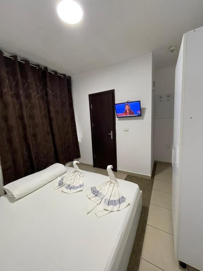 בוקרשט Hostel Tripoli Palace מראה חיצוני תמונה