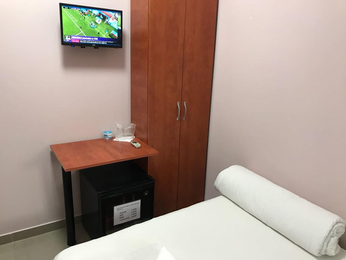 בוקרשט Hostel Tripoli Palace מראה חיצוני תמונה