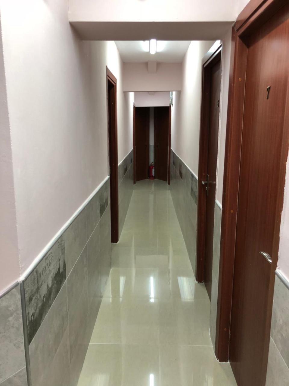 בוקרשט Hostel Tripoli Palace מראה חיצוני תמונה